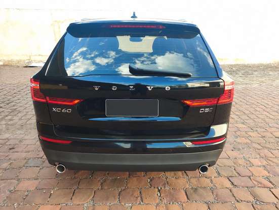 VOLVO-XC60-2.0 D5 DIESEL MOMENTUM AWD GEARTRONIC VOLVO-XC60-2018