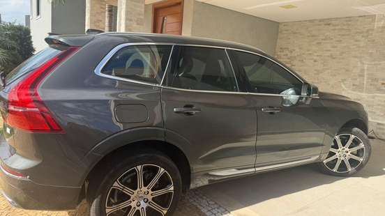 VOLVO-XC60-2021