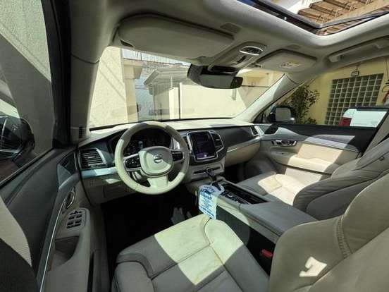 VOLVO-XC90-2016