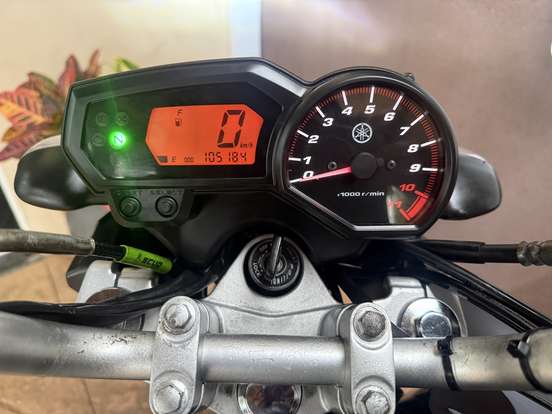 YAMAHA-YS 250 FAZER-2015
