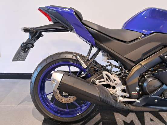 YAMAHA-YZF R15-2025