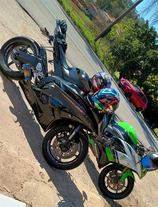YAMAHA YZF-R6 
