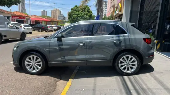 AUDI-Q3-2020
