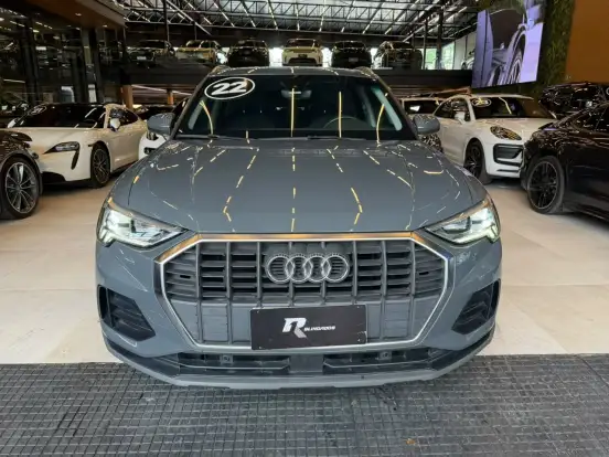 AUDI-Q3-2021
