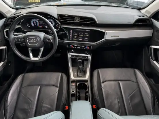AUDI-Q3-2021