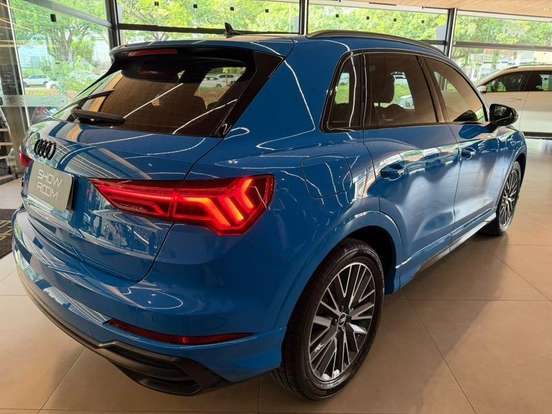 AUDI-Q3-2021