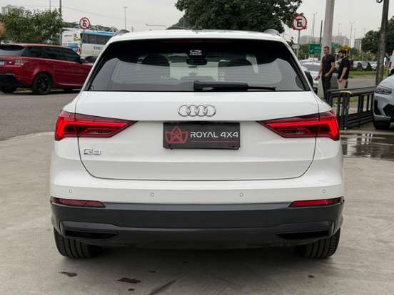 AUDI-Q3-2020
