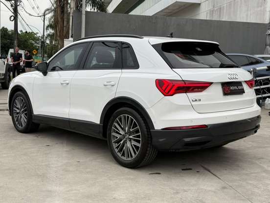 AUDI-Q3-2020