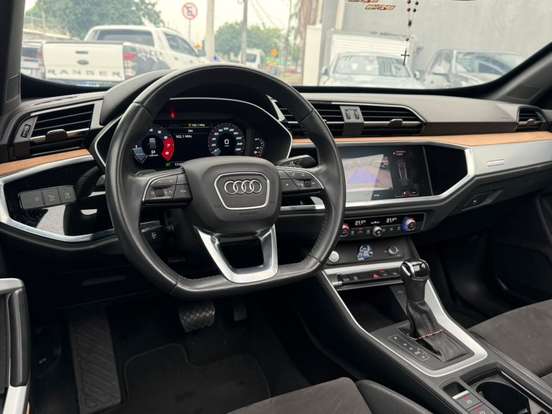 AUDI-Q3-2020