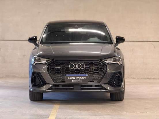 AUDI-Q3-2022