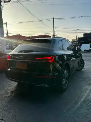 AUDI-Q5-2021