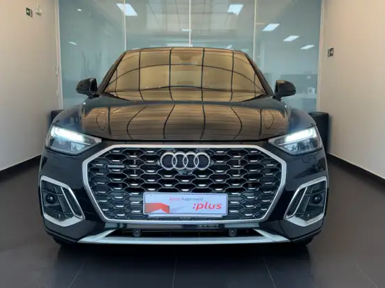 AUDI-Q5-2022