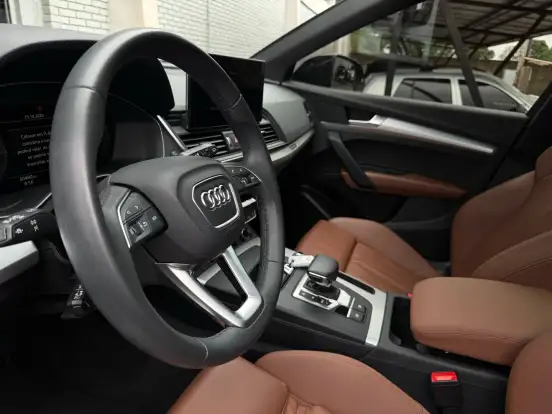 AUDI-Q5-2022