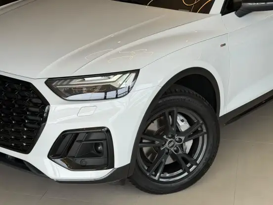 AUDI-Q5-2023