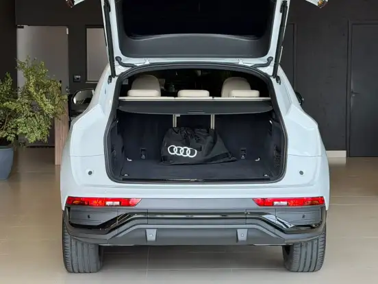 AUDI-Q5-2023
