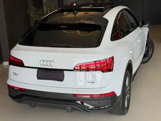 AUDI-Q5-2023