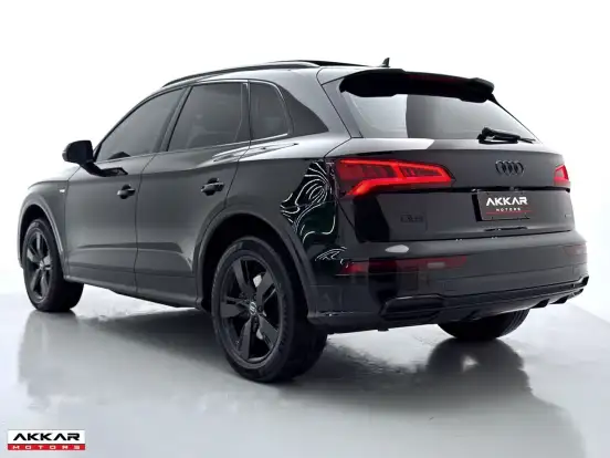 AUDI-Q5-2020