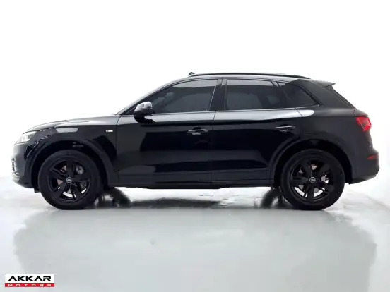 AUDI-Q5-2020