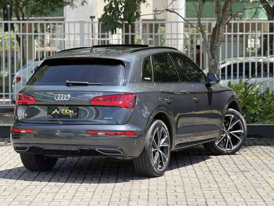 AUDI-Q5-2019