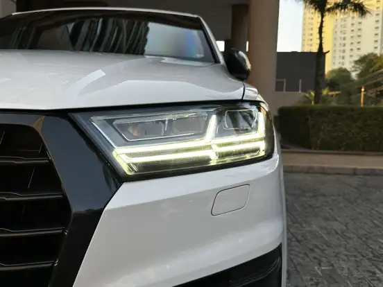 AUDI-Q7-2017
