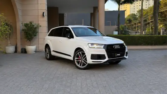 AUDI-Q7-2017