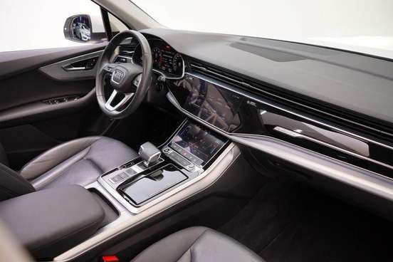 AUDI-Q7-2020