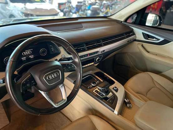 AUDI-Q7-2016
