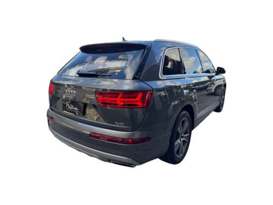 AUDI-Q7-2018
