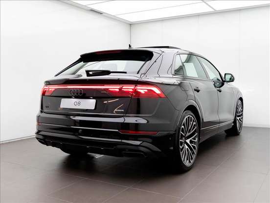 AUDI-Q8-2025