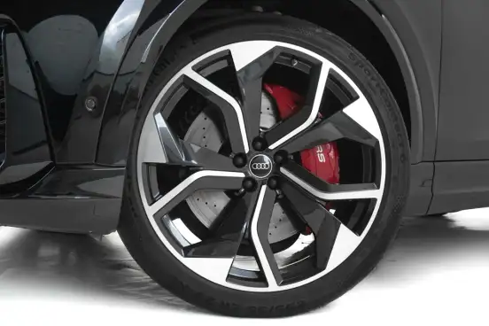 AUDI-RS Q8-2023