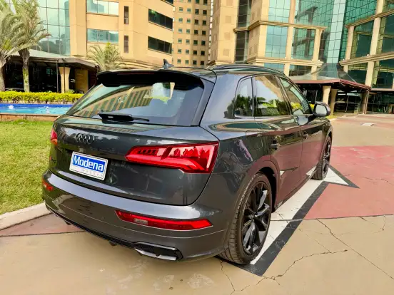 AUDI-SQ5-2018