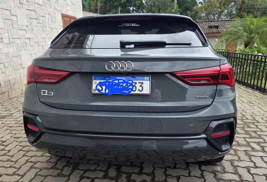 AUDI-Q3-2023