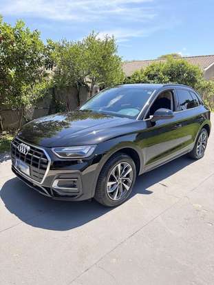 AUDI-Q5-2021