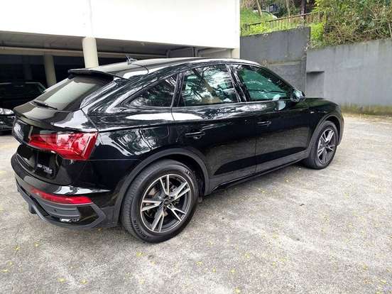 AUDI-Q5-2022