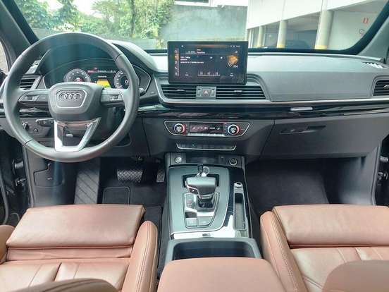 AUDI-Q5-2022