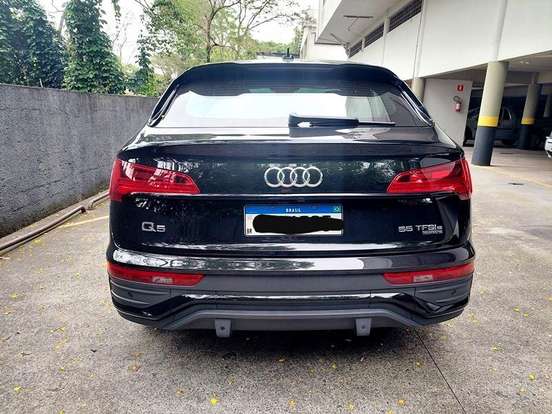 AUDI-Q5-2022