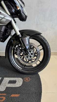 BAJAJ-DOMINAR 200-2023