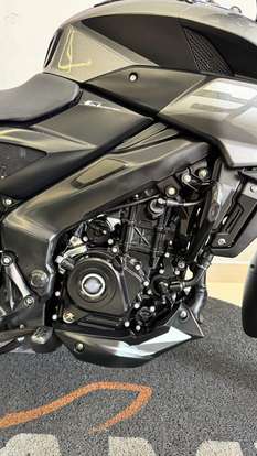 BAJAJ-DOMINAR 200-2023
