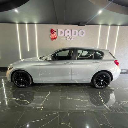 BMW-118i-2012