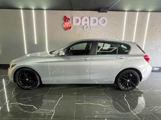 BMW-118i-1.6 URBAN LINE 16V TURBO GASOLINA 4P AUTOMÁTICO BMW-118i-2012