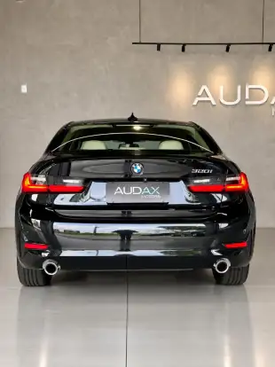 BMW-320i-2020