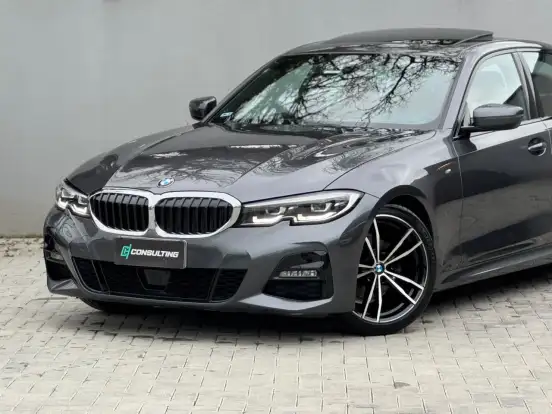 BMW-320i-2021