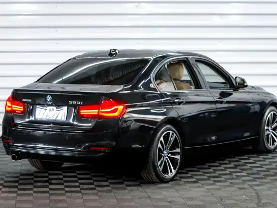 BMW-320i-2.0 SPORT 16V TURBO ACTIVE FLEX 4P AUTOMÁTICO BMW-320i-2018