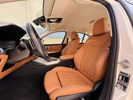 BMW-320i-2022