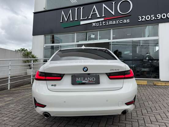 BMW-320i-2020
