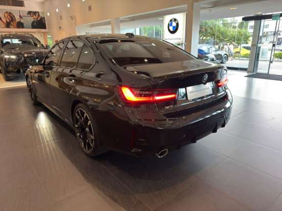 BMW-320i-2025