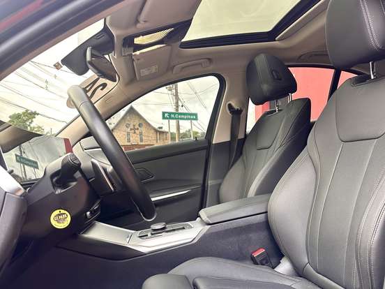BMW-320i-2024