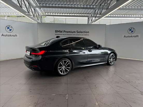 BMW-320i-2020
