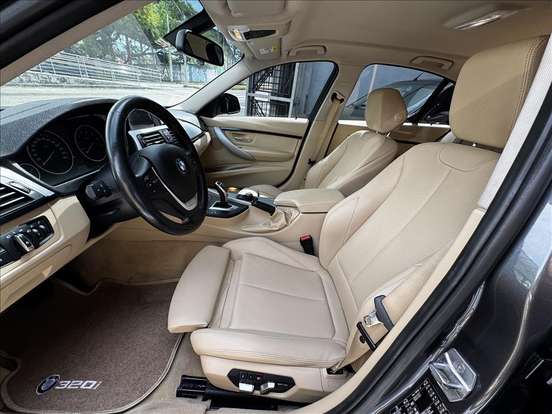 BMW-320i-2018