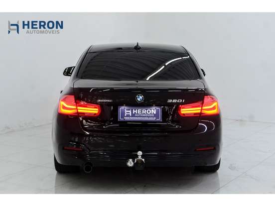 BMW-320i-2017